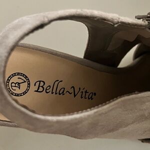 Bella Vita Women's Tan Shoes